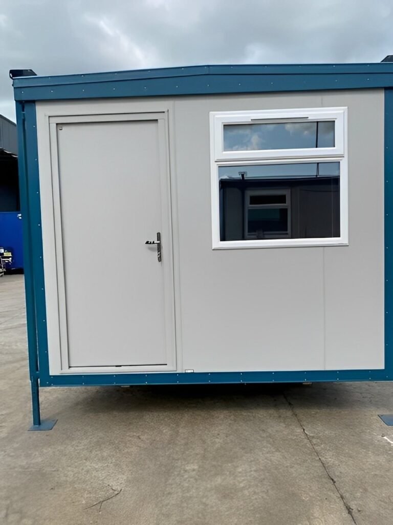 Cabine sur vérins 12 pieds x 10 pieds, revêtement Plastisol