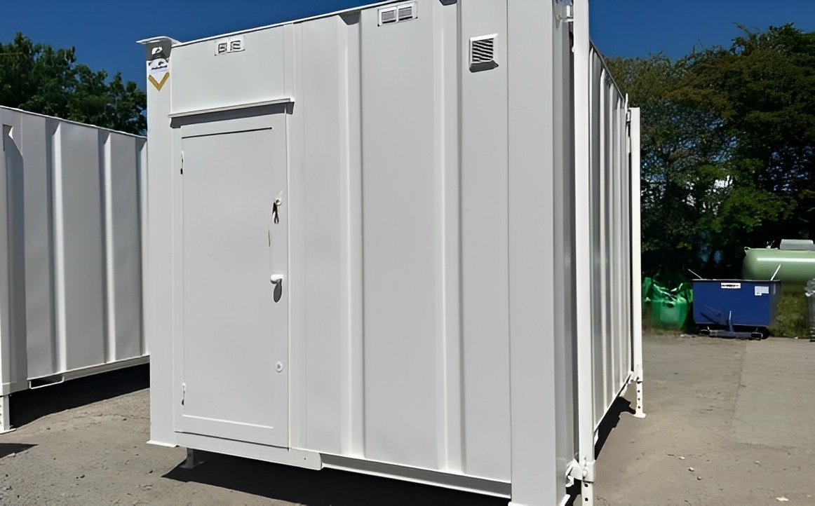 Bloc sanitaire 2+1 sur vérins, 12 pieds x 9 pieds