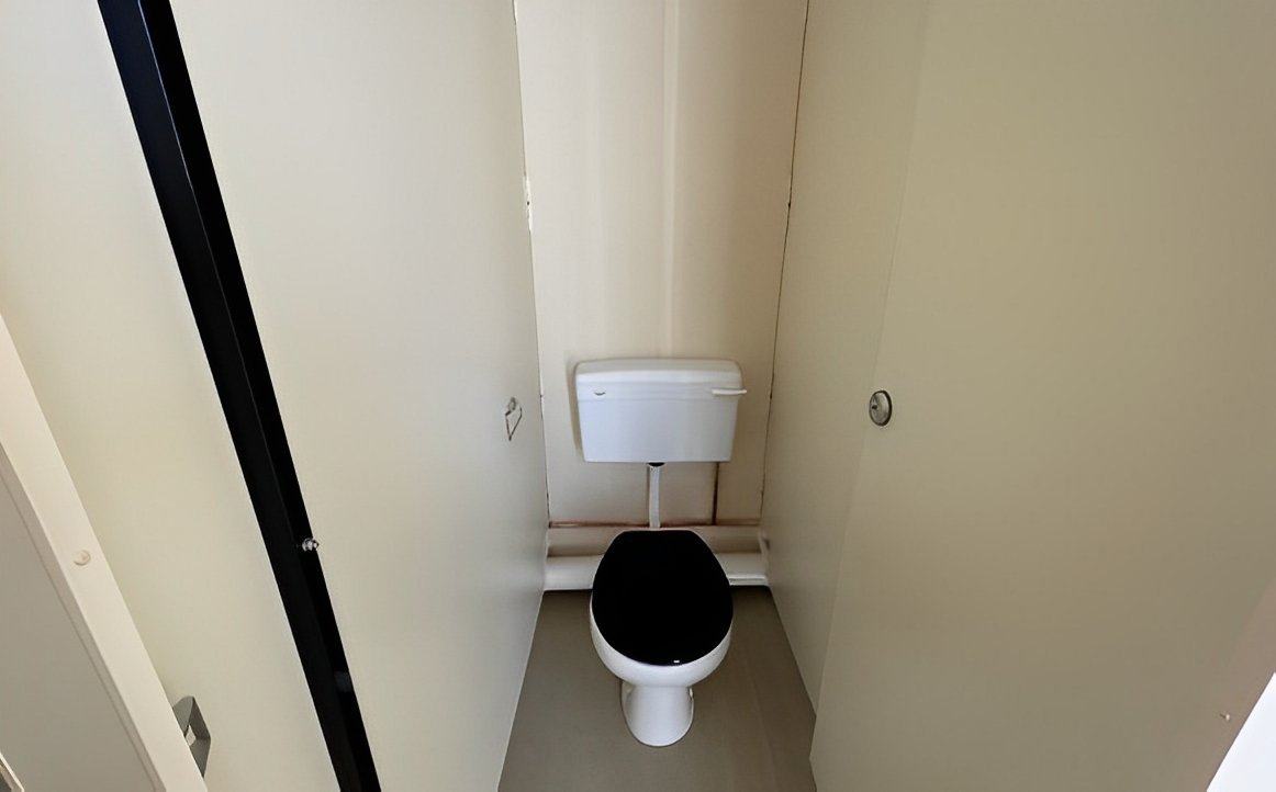 Bloc sanitaire 2+1 sur vérins, 12 pieds x 9 pieds – Image 6