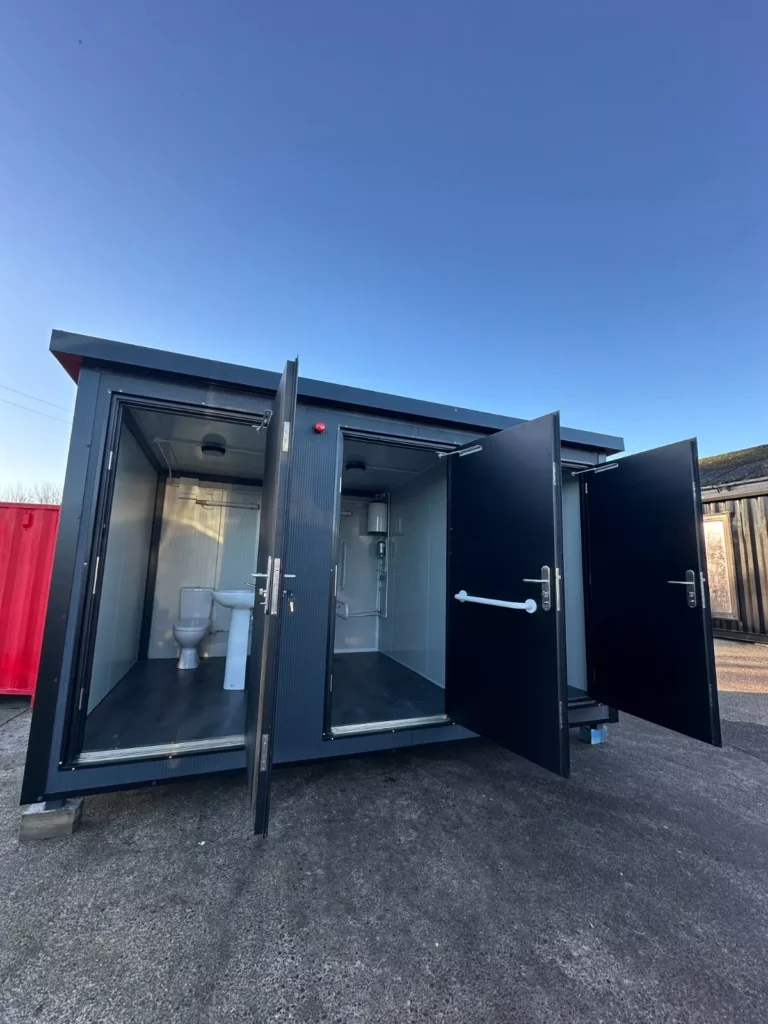 Bloc sanitaire triple (personnalisable)