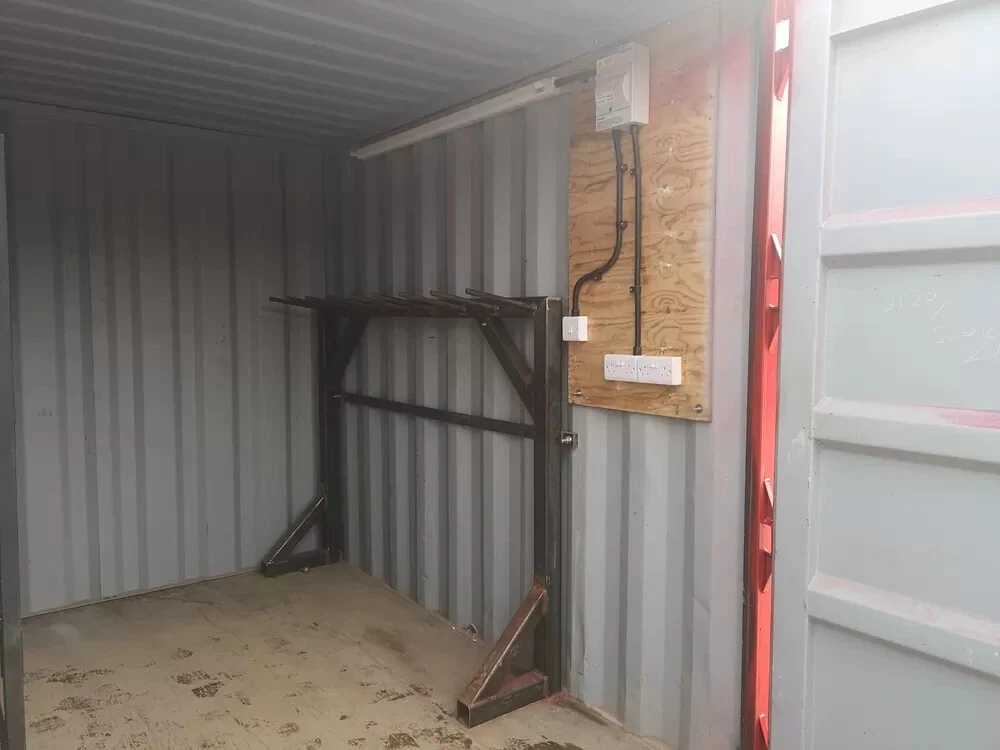 Conteneur de stockage sur mesure 10 x 8 pieds — local gréement / matériel – Image 3