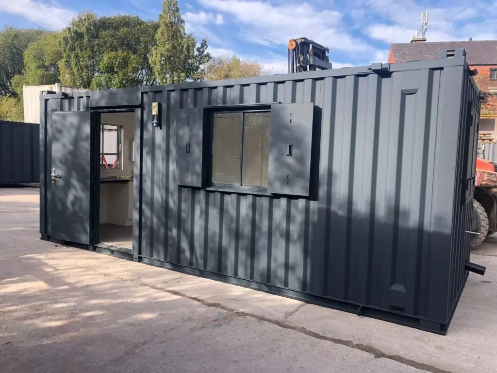 Conteneur anti-vandalisme 20 pieds x 8 pieds — bureau, cantine ou sanitaire